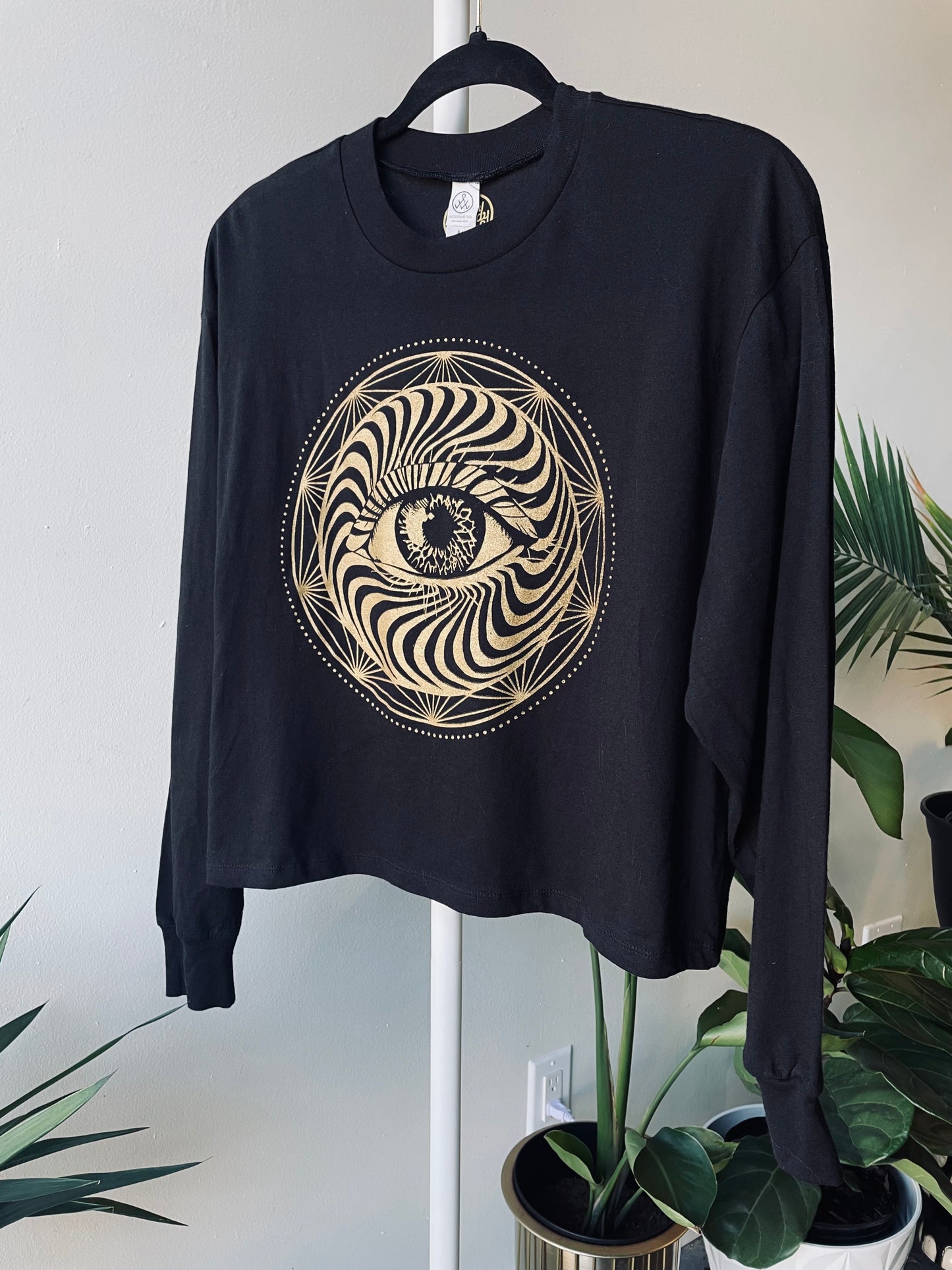 Eyeball Cropped Long Sleeve