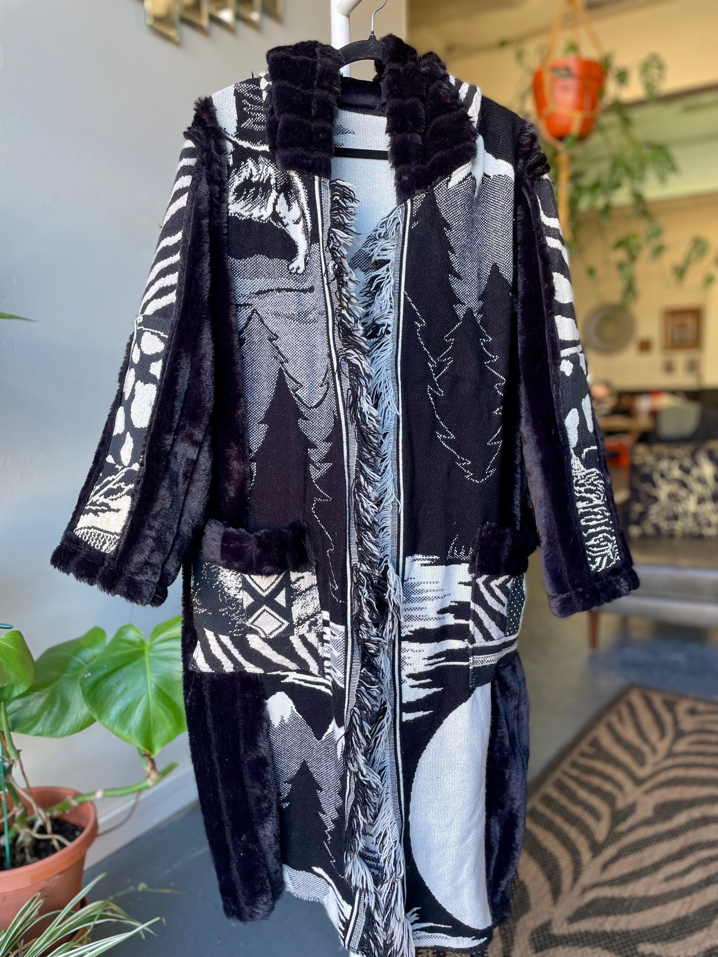 Wolf Faux Fur Tapestry Coat small/medium