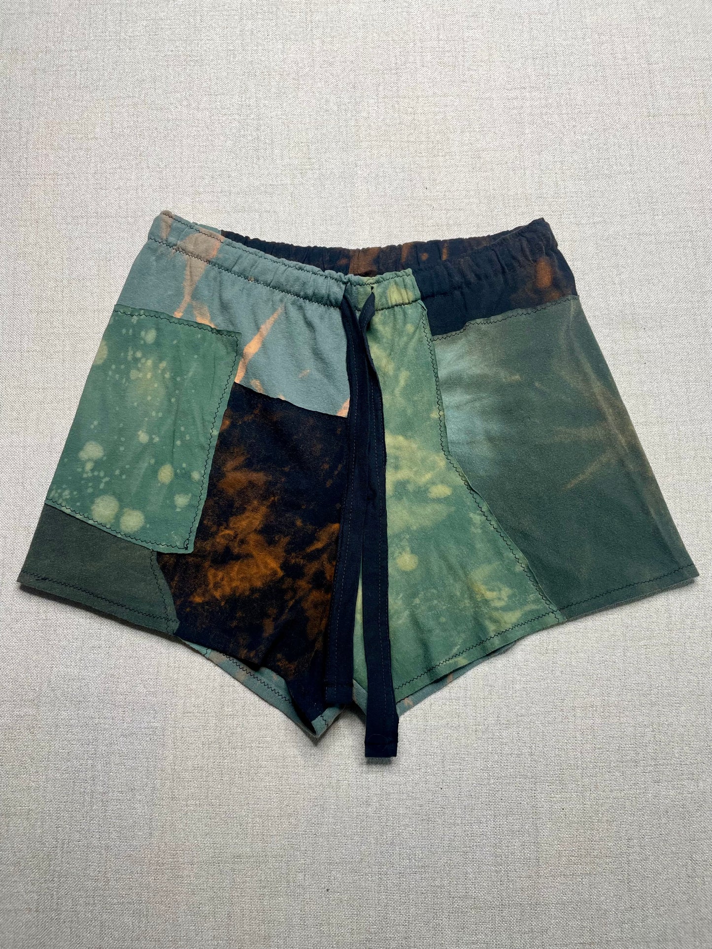 Patchwork Shorts - 28” Elastic - Short S/M