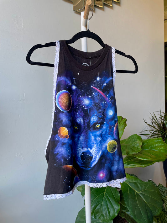 Wolf Vintage Lace Crop Medium