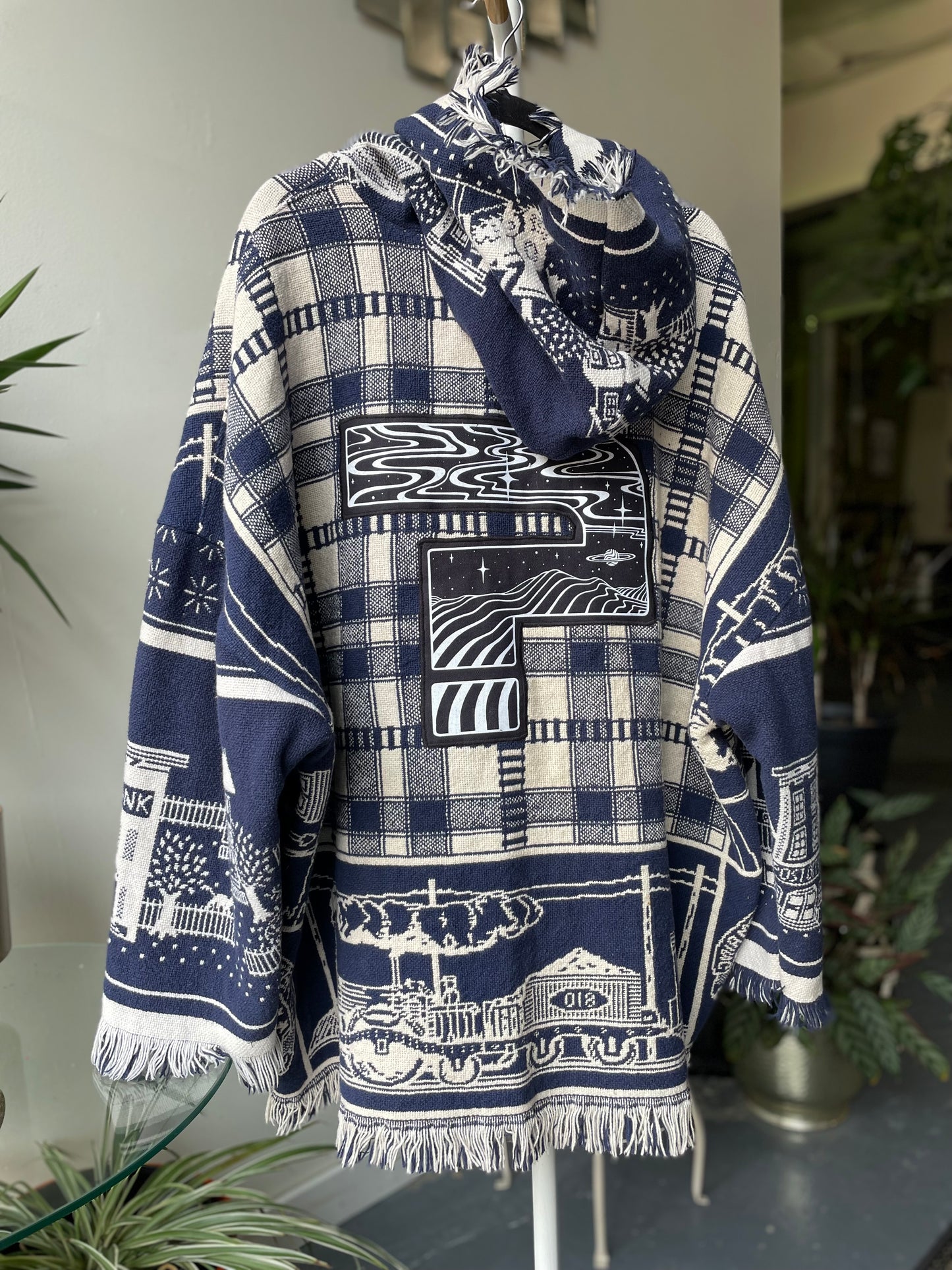 Tipper Tapestry Poncho XL