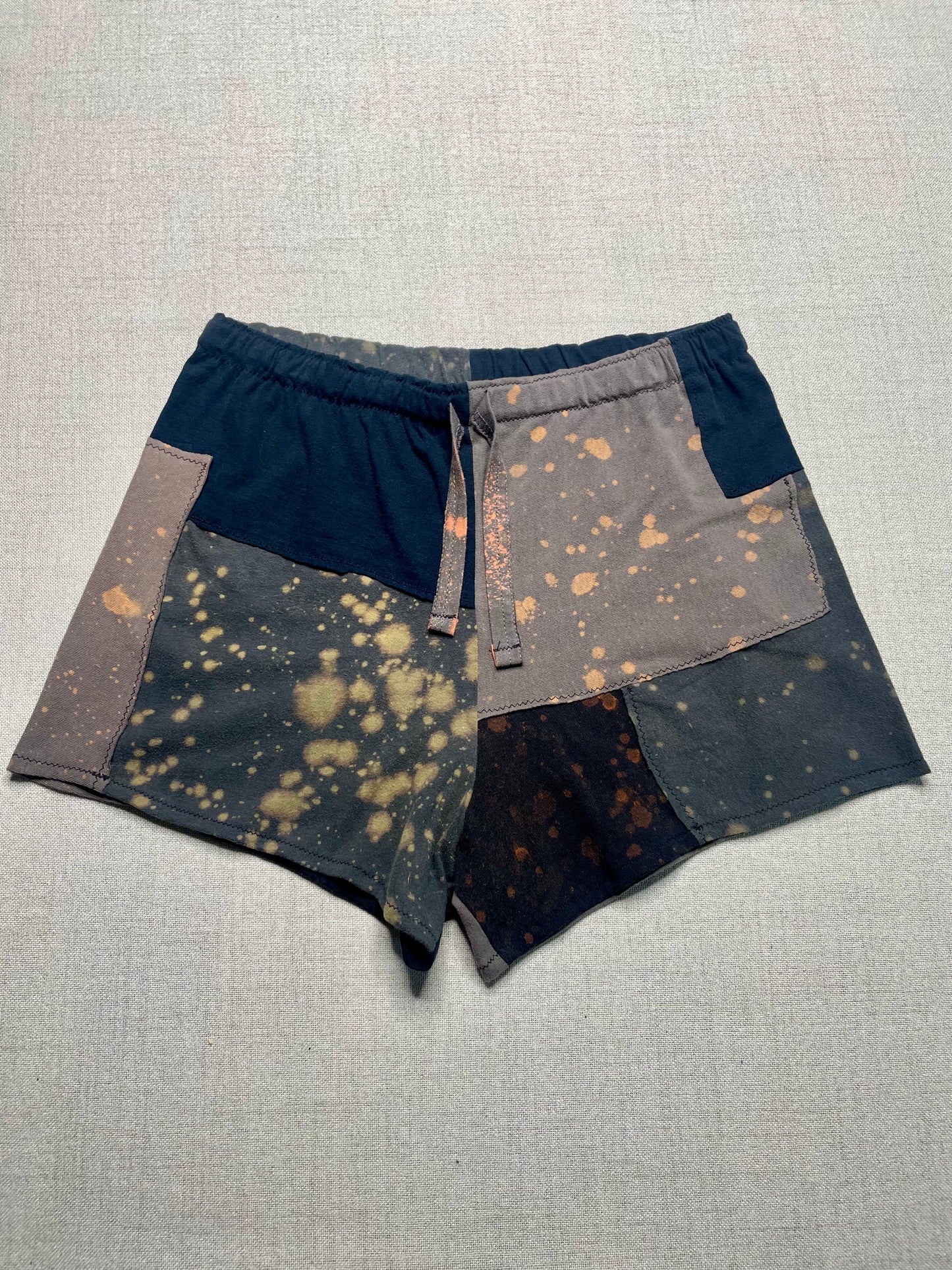Patchwork Shorts - 28” Elastic - Short S/M