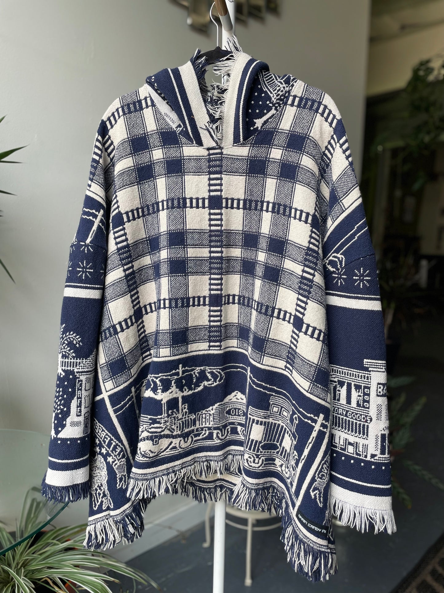 Tipper Tapestry Poncho XL