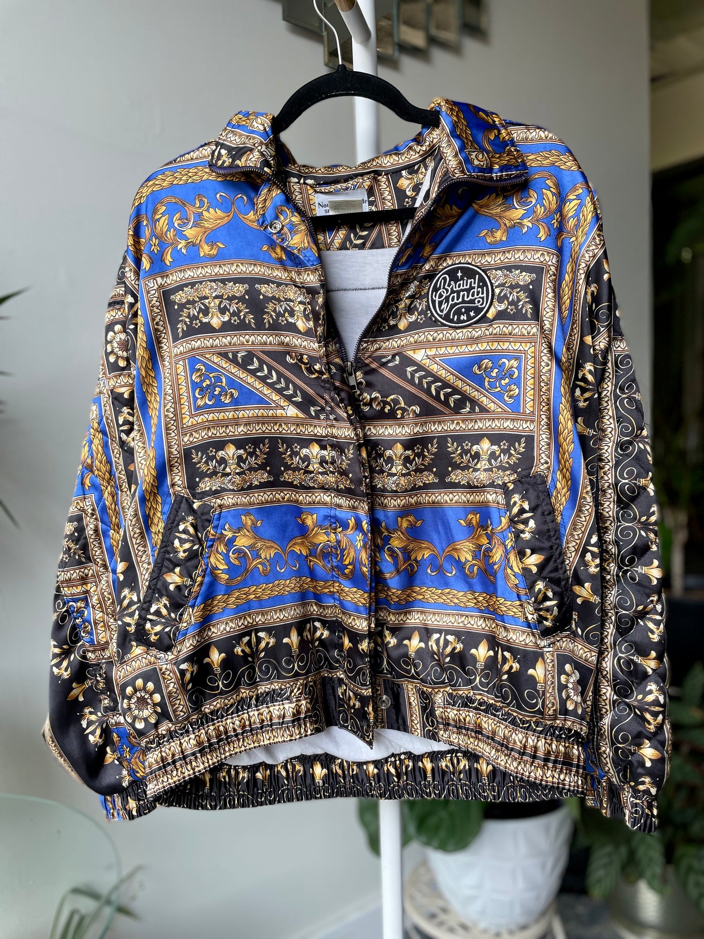 Tipper Windbreaker