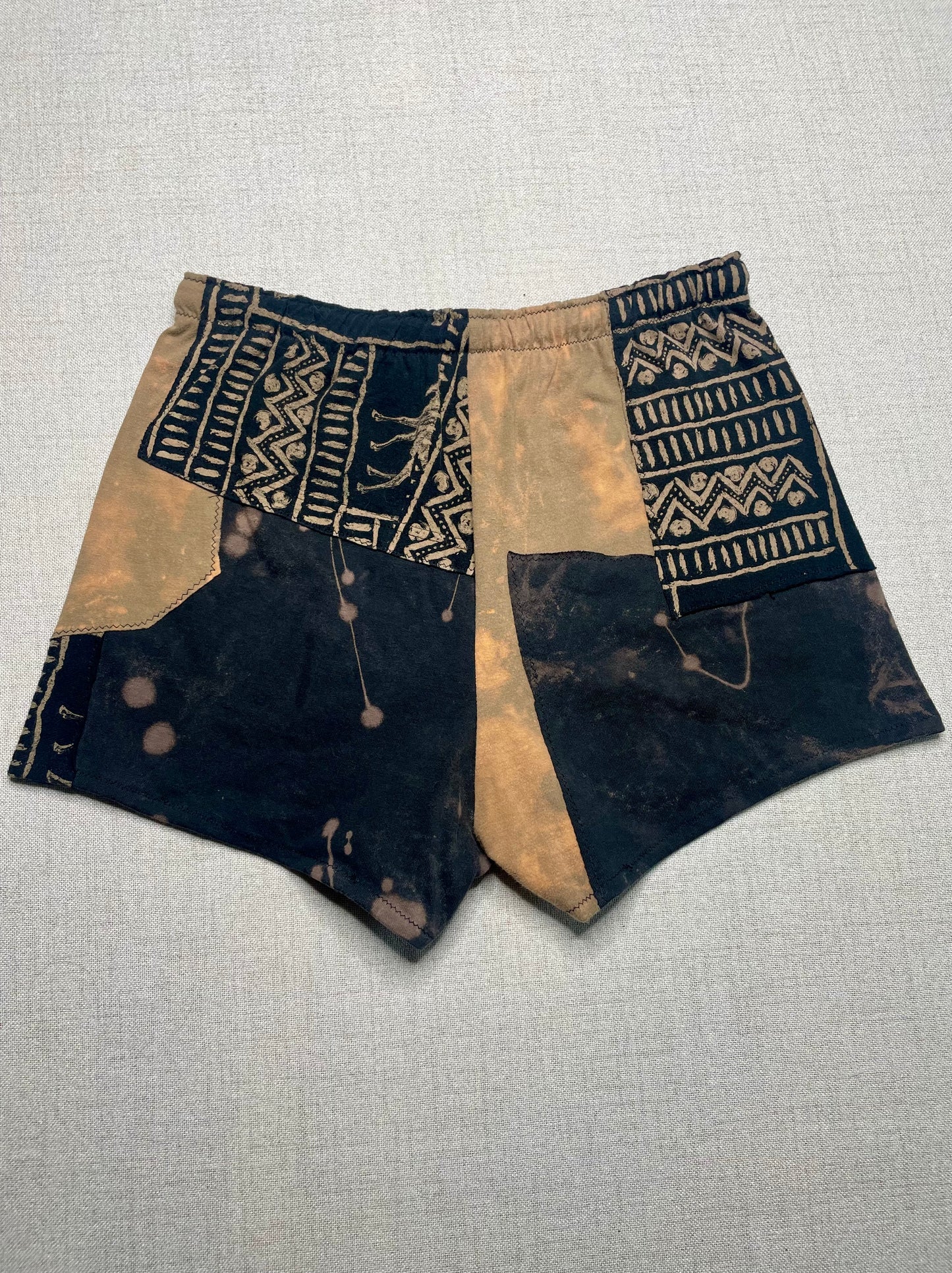 Patchwork Shorts - 28” Elastic - Short S/M