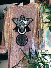 Load image into Gallery viewer, Moth Sequin Duster
